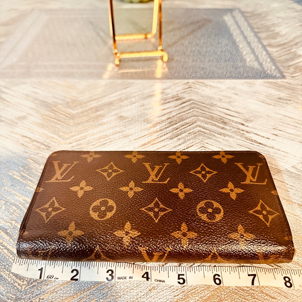 Louis Vuitton monogram zippy wallet - Picture 10 of 15